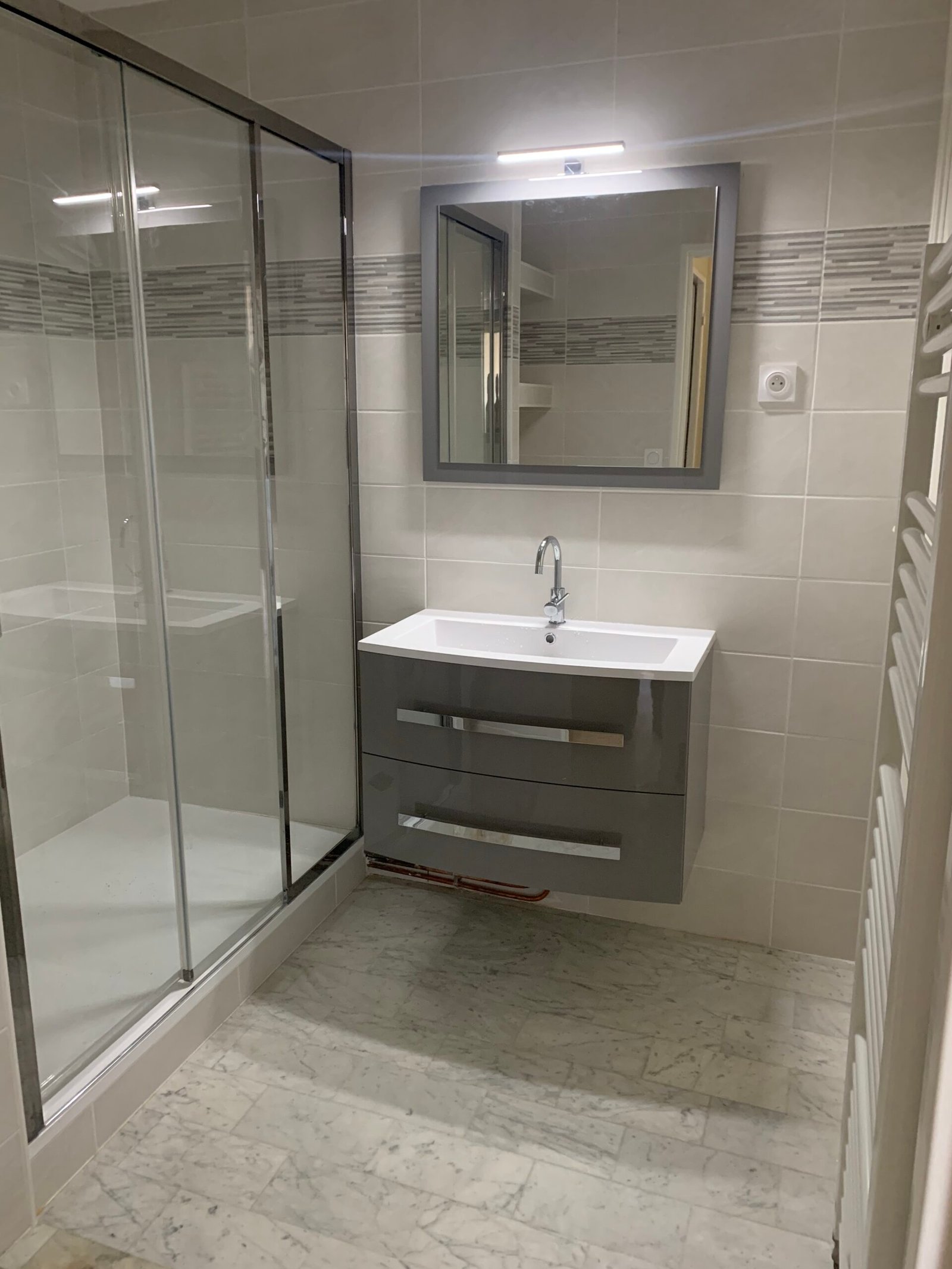 Travaux de plomberie : installation, réparation et entretien des équipements sanitaires et réseaux d’eau