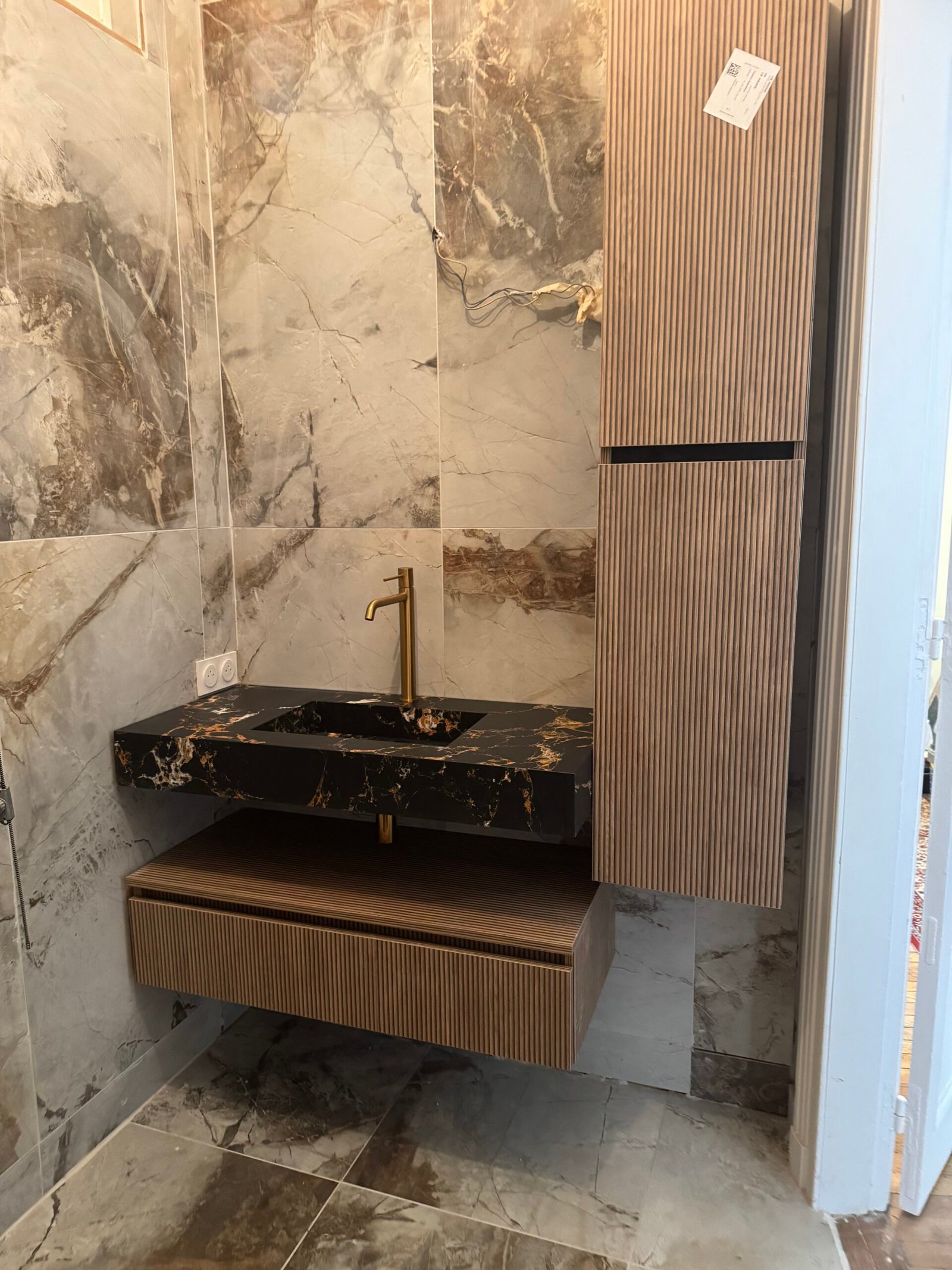 Travaux de plomberie : installation, réparation et entretien des équipements sanitaires et réseaux d’eau