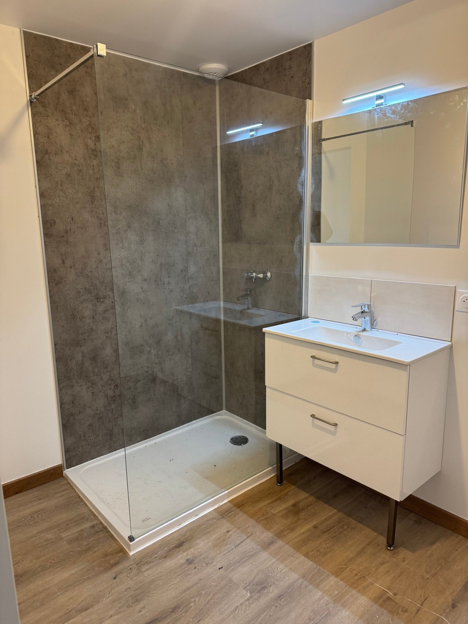 Travaux de plomberie : installation, réparation et entretien des équipements sanitaires et réseaux d’eau