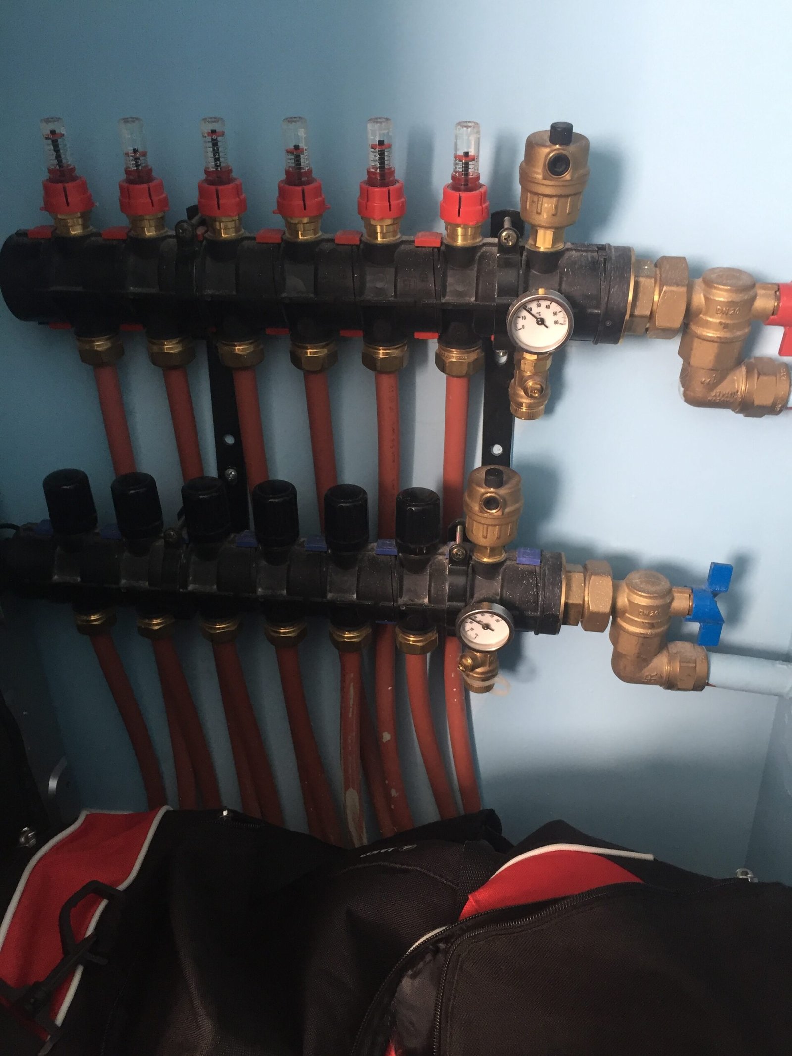 Travaux de plomberie : installation, réparation et entretien des équipements sanitaires et réseaux d’eau